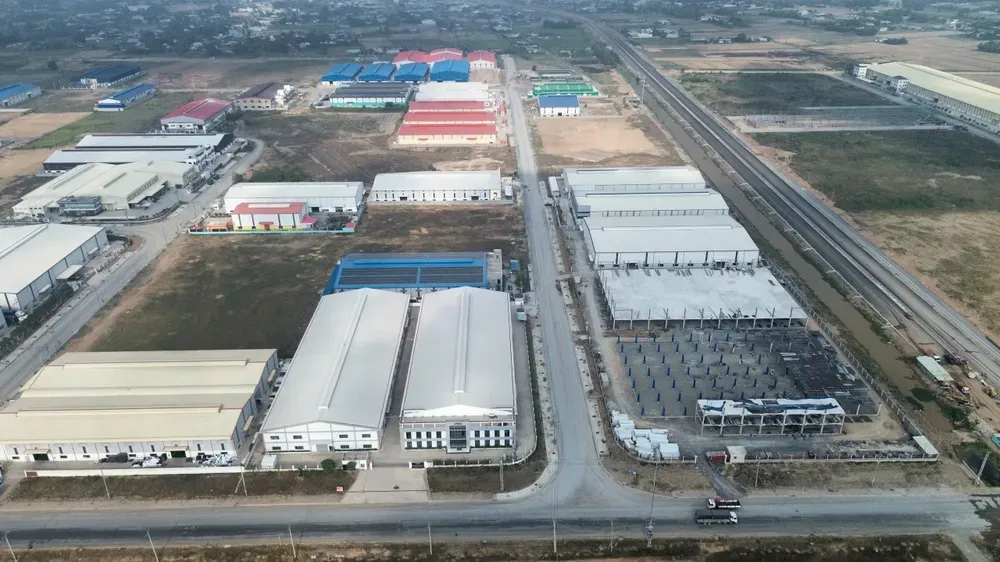 Toàn cảnh khu công nghiệp tại Đức Hòa, Long An, cho thấy tiềm năng phát triển bất động sản công nghiệp mạnh mẽ sau khi sáp nhập với Tây Ninh.